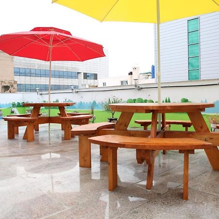 Coco Capsule Guesthouse Pusan Zewnętrze zdjęcie