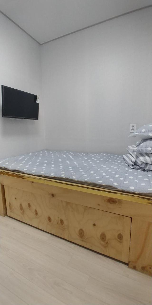 Coco Capsule Guesthouse Pusan Zewnętrze zdjęcie