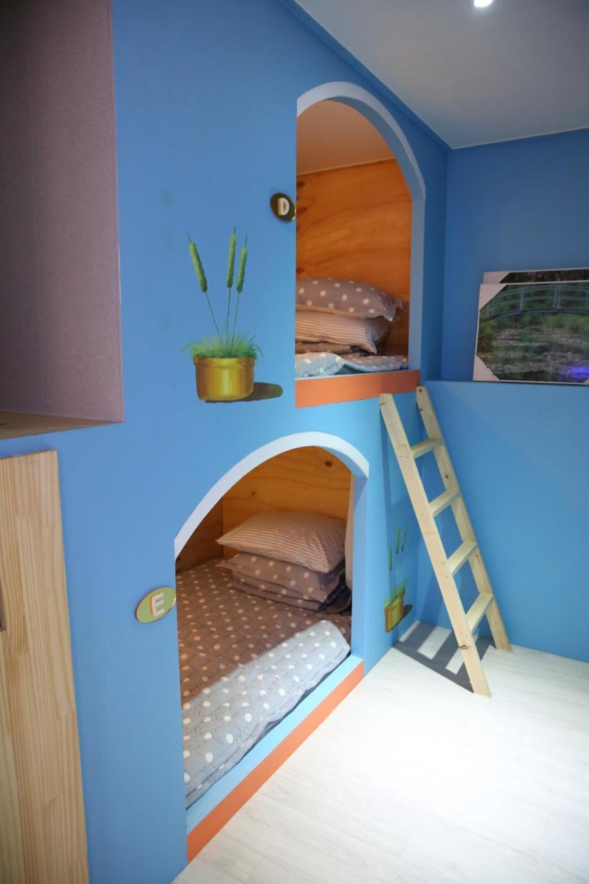 Coco Capsule Guesthouse Pusan Zewnętrze zdjęcie