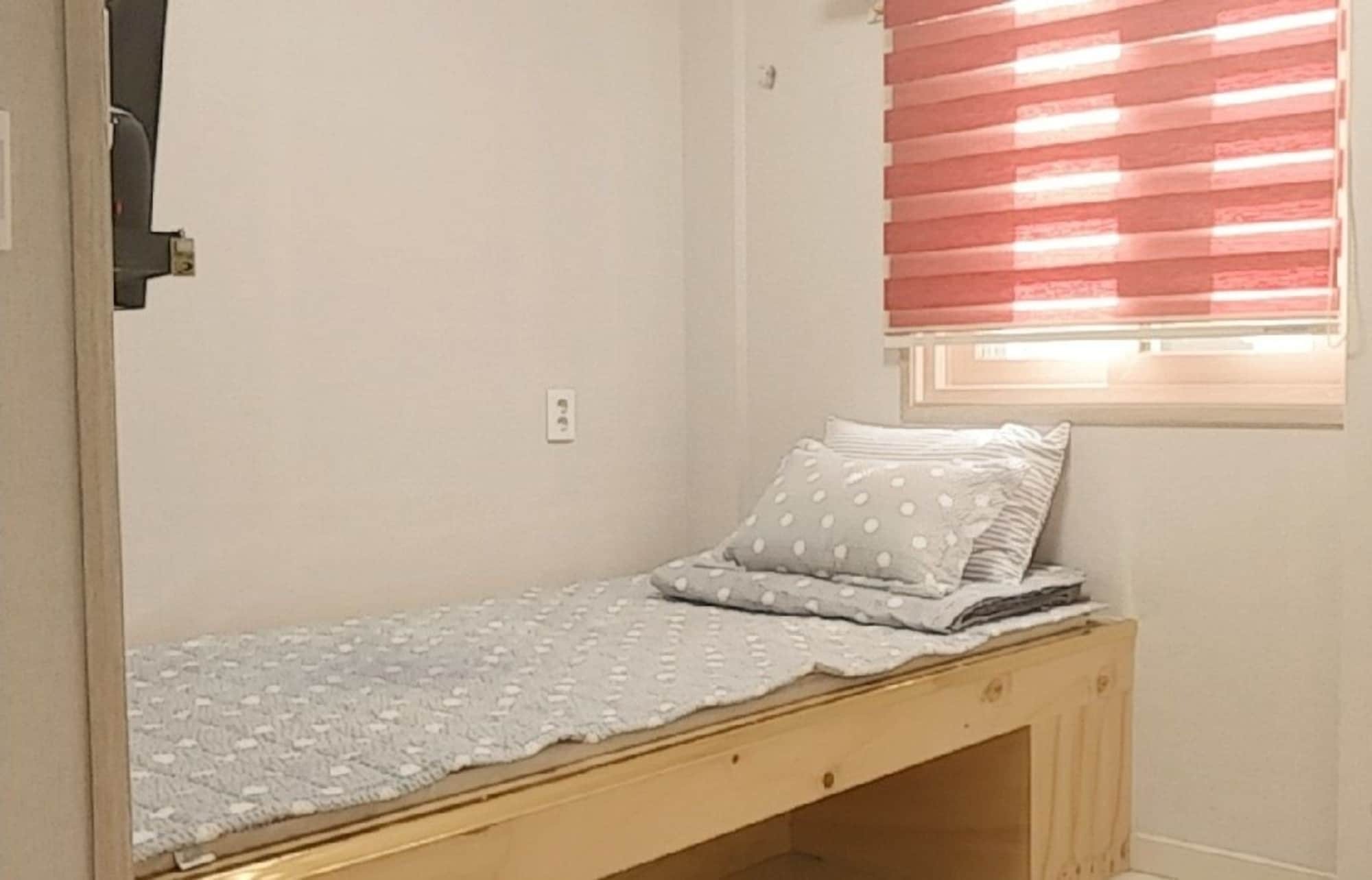 Coco Capsule Guesthouse Pusan Zewnętrze zdjęcie