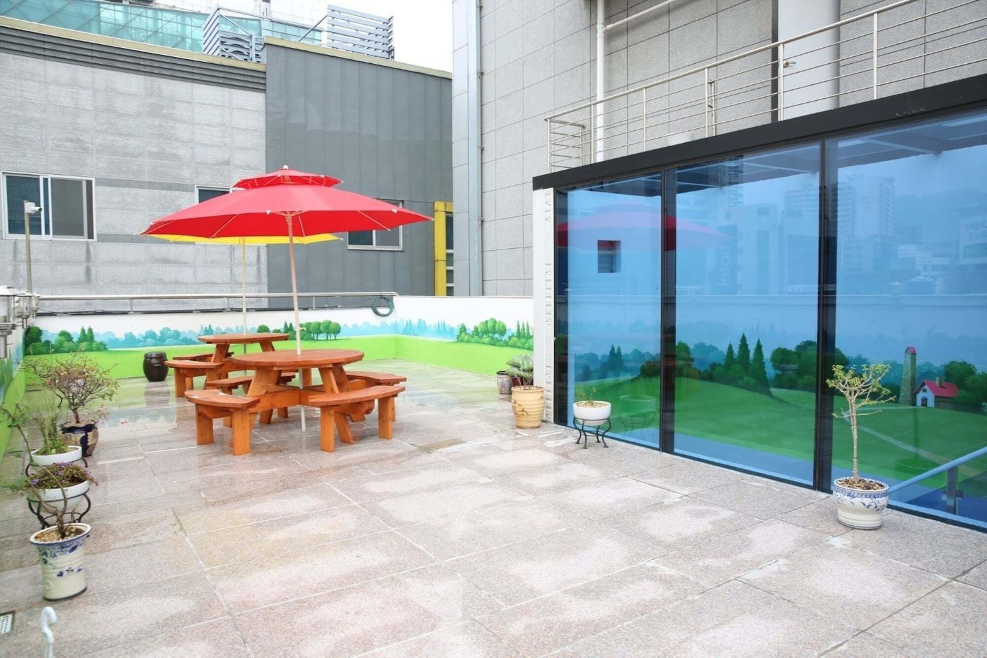 Coco Capsule Guesthouse Pusan Zewnętrze zdjęcie